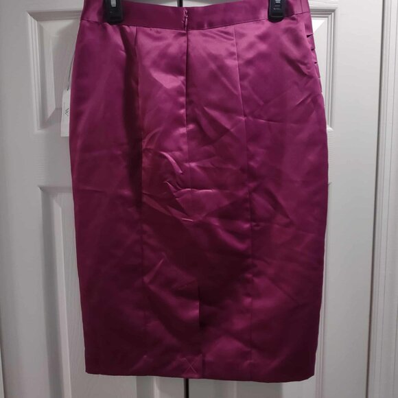 Worthington's Pleated Knee Length Skirt Ultraviolet Sz 4 - Picture 4 of 5